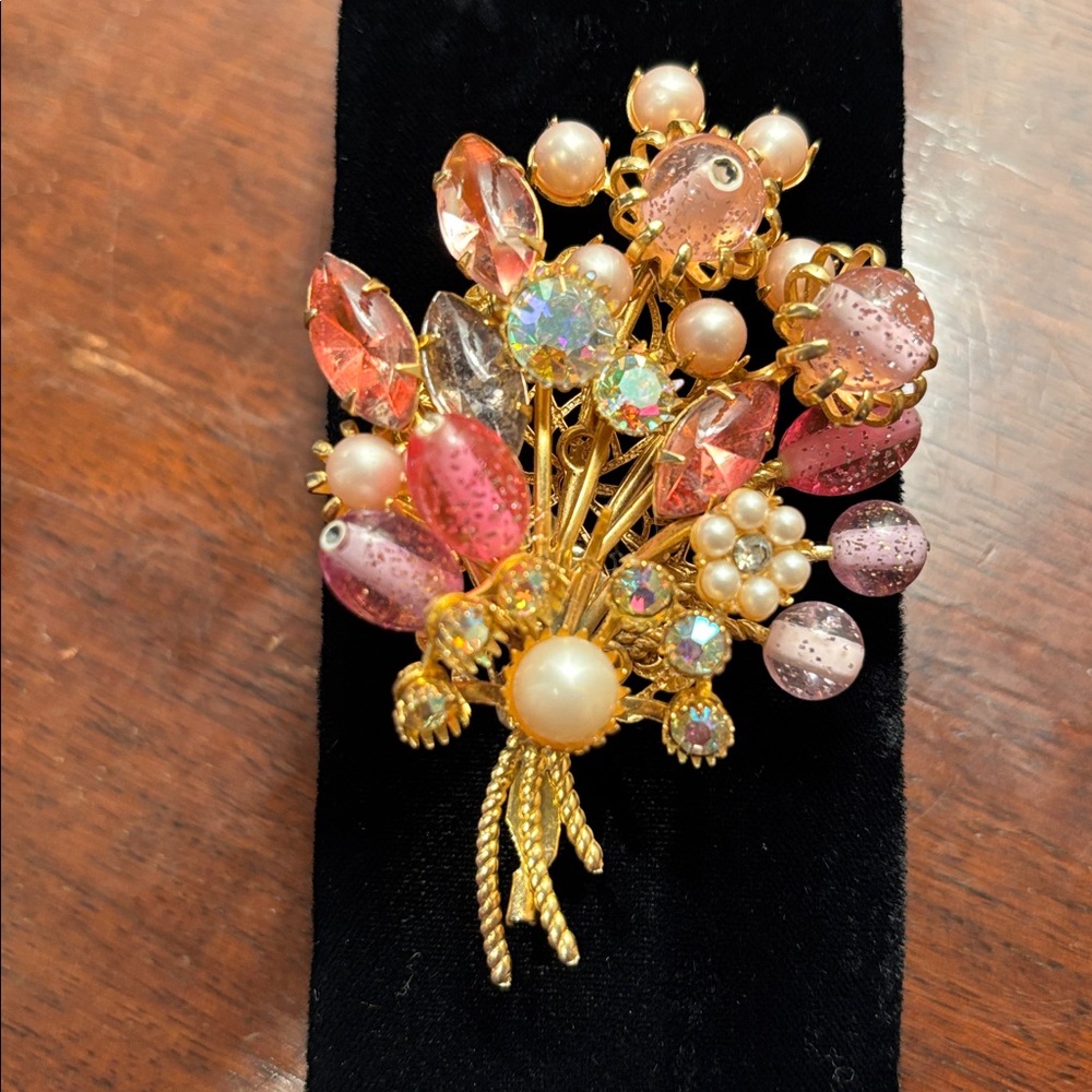 Vintage Mid-Century Floral Brooch